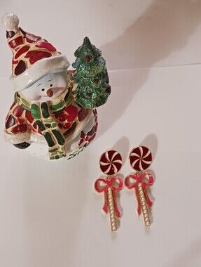 NWT Christmas Bows Dangle Earrings, Red And Gold Enamel